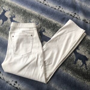 HUE White Capri Pants, Medium